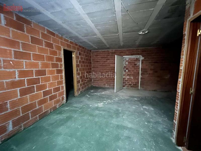 Foto 076feaba-e880-401e-a219-328b89877f1a. Business premise in andres g perez soto 1 in Moeche