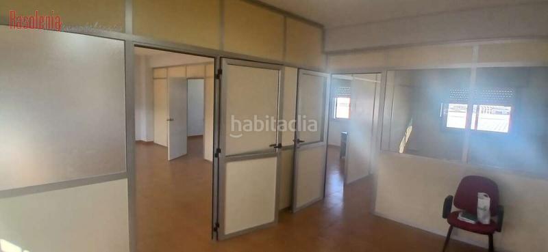 Foto 475fc8c5-c3a1-4cf2-b187-45dbf6c34ae3. Location bureau dans gutemberg 5 dans Vioño Coruña (A)