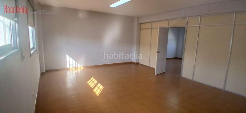 Foto 2a47b669-bfb5-439d-8e53-b5a6fe8eea30. Rent office space in gutemberg 5 in Vioño Coruña (A)