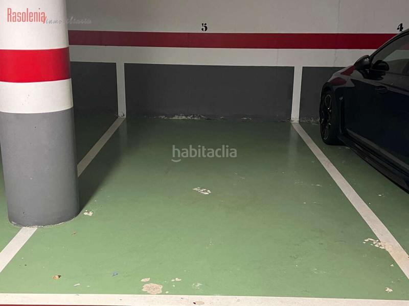 Foto 535a0f6c-b1ef-4b40-8b96-95e1aaeffc89. Autoparkplatz in orquidea 25 in Carballo