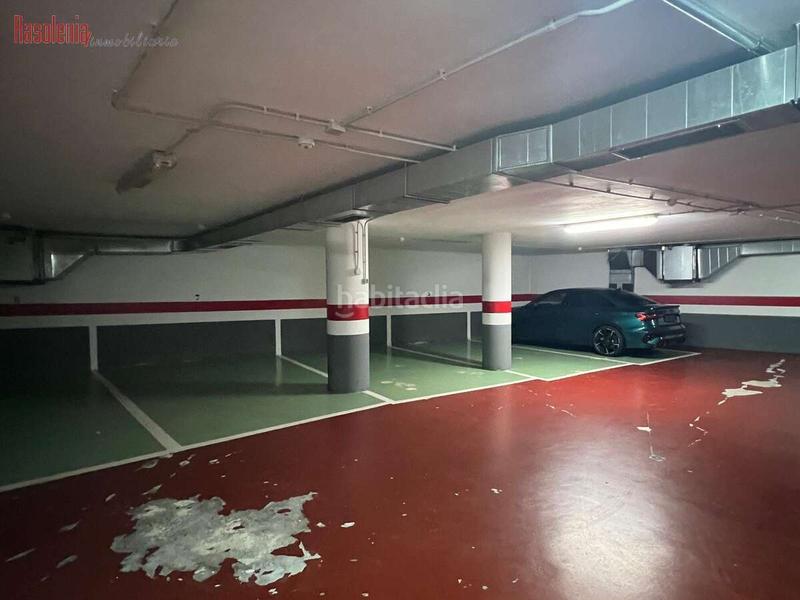 Foto 9845a98b-e79a-40c2-b780-ea3ace4eaff6. Autoparkplatz in orquidea 25 in Carballo