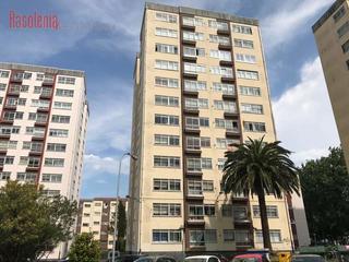 Appartement à Armada española 26. Piso en caranza, calle armada española