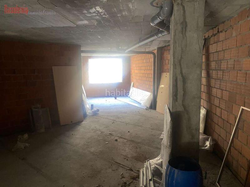 Foto 49ab47f6-864d-4d46-bb9a-898613ede66d. Local comercial a rosalia de castro 28 a Carral