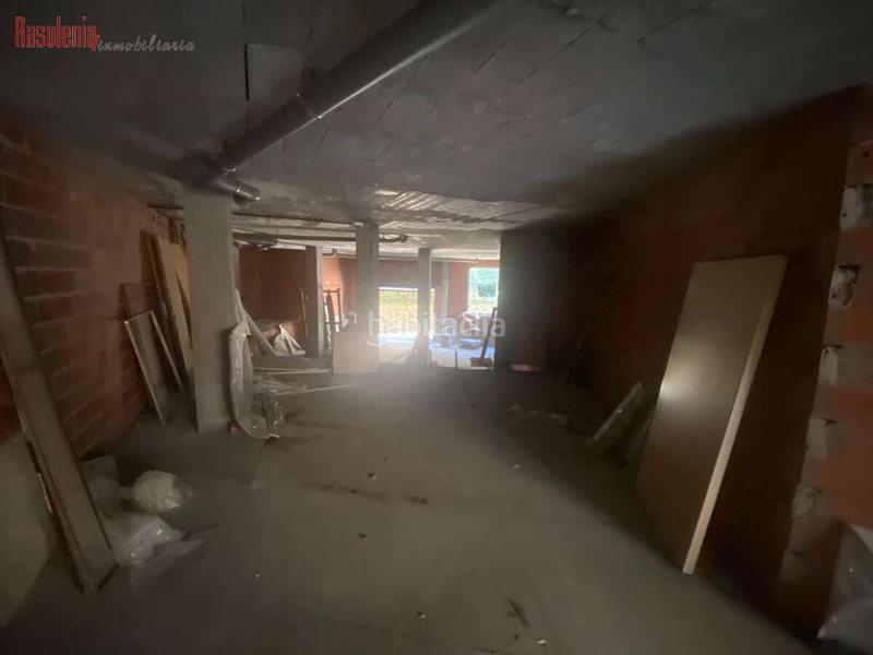 Foto d335b3fe-4bb2-494a-8693-400fa2b25102. Local comercial a rosalia de castro 28 a Carral