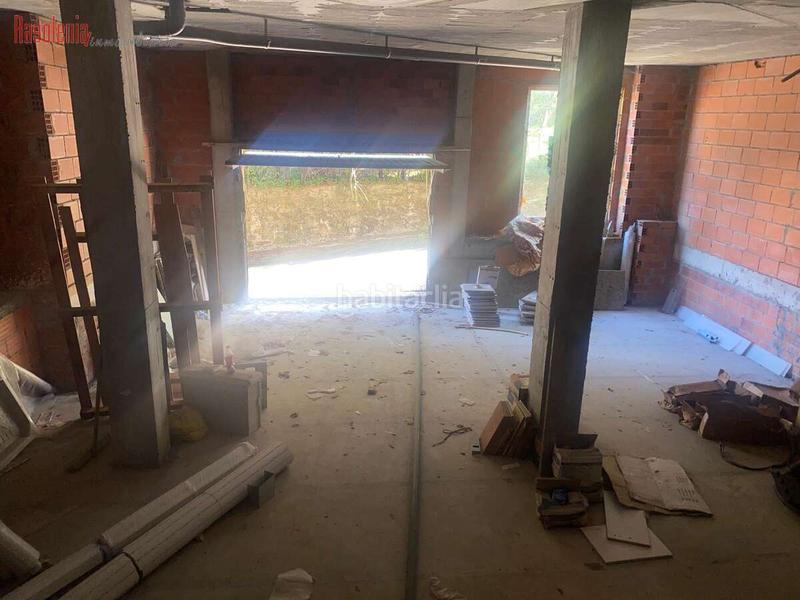 Foto e059f40b-558c-41e3-afe2-bec5c19aa1fa. Local comercial a rosalia de castro 28 a Carral