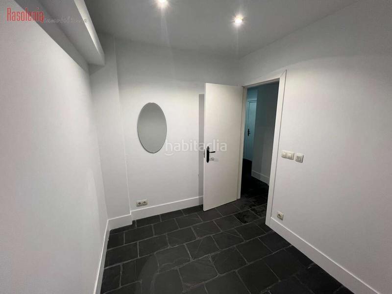 Foto 22e8fbcc-7c02-4acd-b945-5acb3d21e1a8. Location bureau avec chauffage dans Vioño Coruña (A)