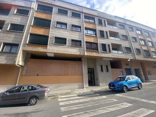 Local Comercial a Xohana torres 5. Local para cambio uso a 2 viviendas en ribeira