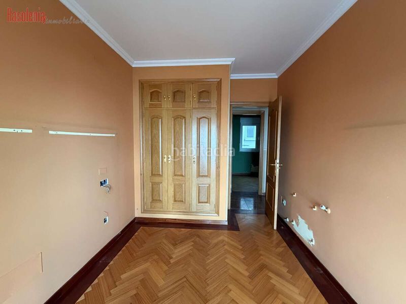 Foto 13bc2e62-5619-48bf-a94b-663d20b3e154. Dúplex a clemente m. pasaron 18 a Ribadeo