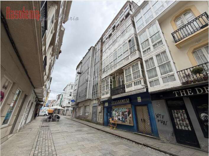 Foto 5cfbbdc5-8eff-48b0-91b9-3b0d3a83873d. Edifici a Centro Ferrol