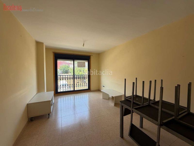 Foto ad248b08-43c2-4b2d-89c1-2948c73bcf7b. Pis a o pontellon 77 a Boiro