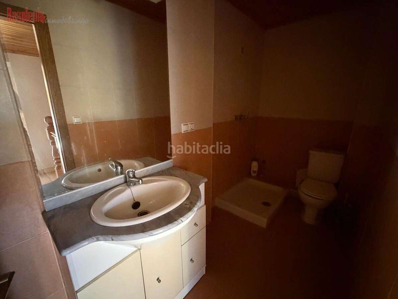 Foto cdb2c0a4-ff7d-4809-91a1-d7a921a0fdd3. Pis a o pontellon 77 a Boiro