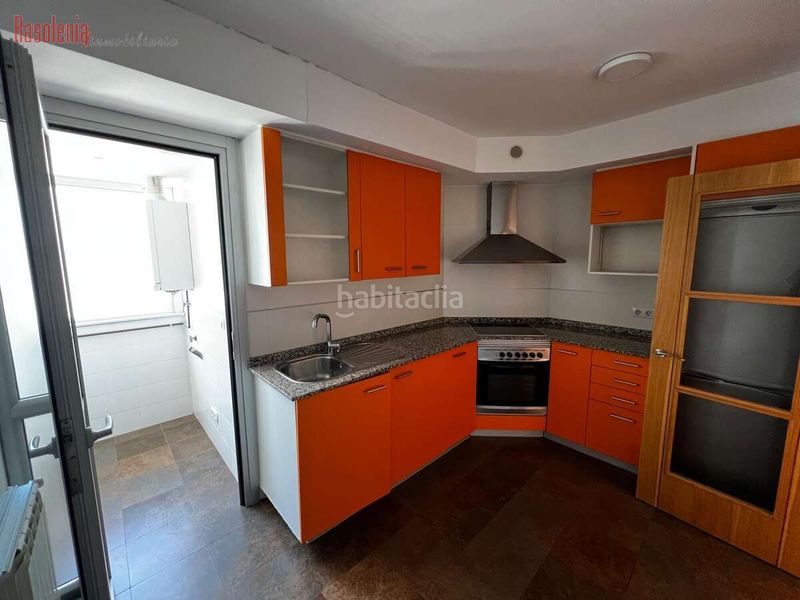 Foto 0d484273-f7c1-4223-a6f0-5dca5cac7ec1. Pis amb calefacció aparcament a Alto del Castaño Narón
