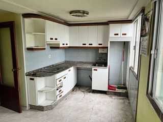 Etagenwohnung in Venela 10. Piso de 2 dormitorios en a coruña  85.000   ideal inversión o pr