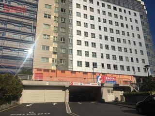 Aparcament cotxe a Monelos 147. Venta de plaza pequeña de garaje en avd. monelos  casanova de ei