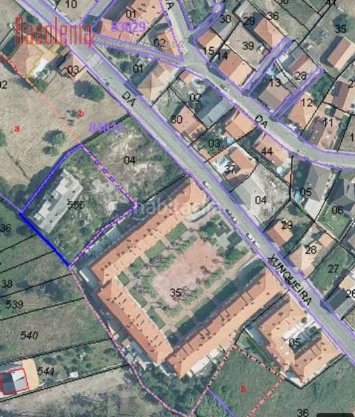 Foto 202fa08a-4775-44f0-82b7-843c164c77e8. Edificio in xunqueira 28 in Aguiño Ribeira