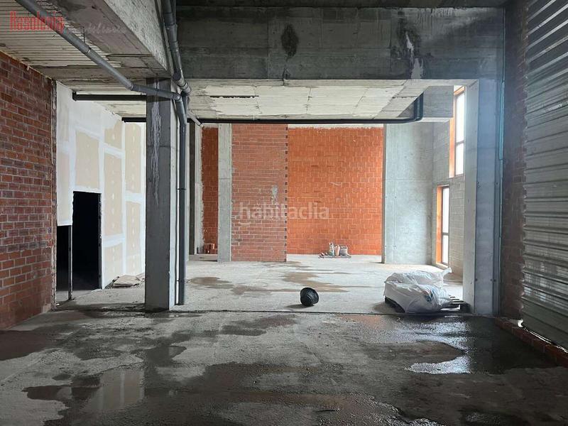 Foto 78f1152a-8251-4a2c-b336-b1e13249bbf2. Local comercial en josé pascual lópez-cortón 2 oficinas en venta en matogrande a coruña en Coruña (A)