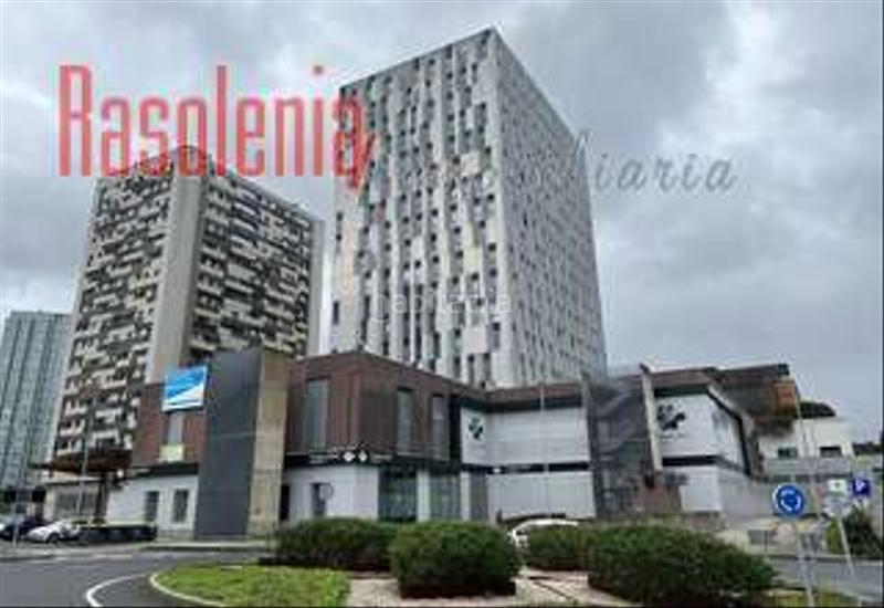 Foto b836fe9f-e9c9-4982-9a38-844bea2be672. Local comercial en josé pascual lópez-cortón 2 oficinas en venta en matogrande a coruña en Coruña (A)