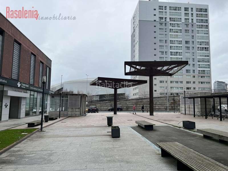 Foto b9b35e18-304c-41da-bdfa-49e49ebb2bea. Local comercial en josé pascual lópez-cortón 2 oficinas en venta en matogrande a coruña en Coruña (A)