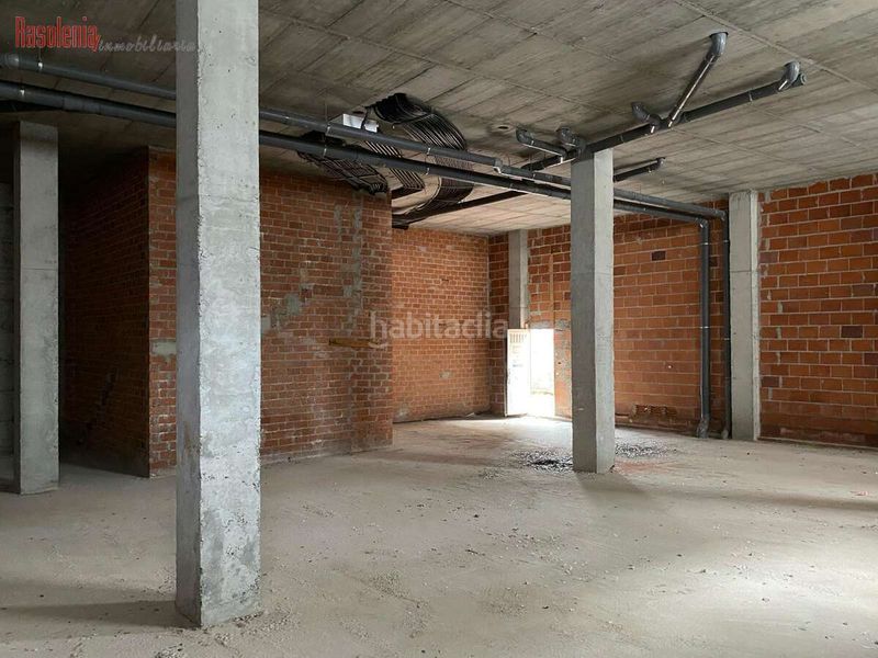 Foto 2f4cb36d-97b1-4f9f-97aa-a44b01e35e22. Local comercial a paraiso 19 a Carral
