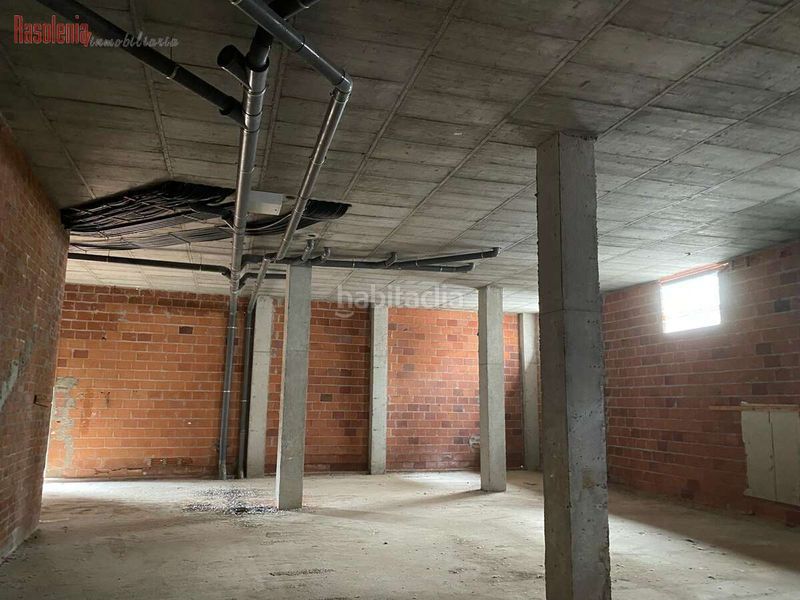 Foto b12d9b5e-5d7d-4787-a6ec-c15f0c1b6e2d. Local comercial a paraiso 19 a Carral