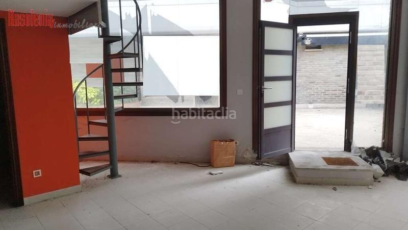 Foto 5133b361-85d6-4dc3-9797-9dfbd6ecf8c2. Local comercial local en el edificio el castañal en Vigo