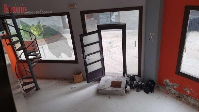 Foto 772d7791-a459-44b0-9678-6f4b57b56a83. Local comercial local en el edificio el castañal en Vigo