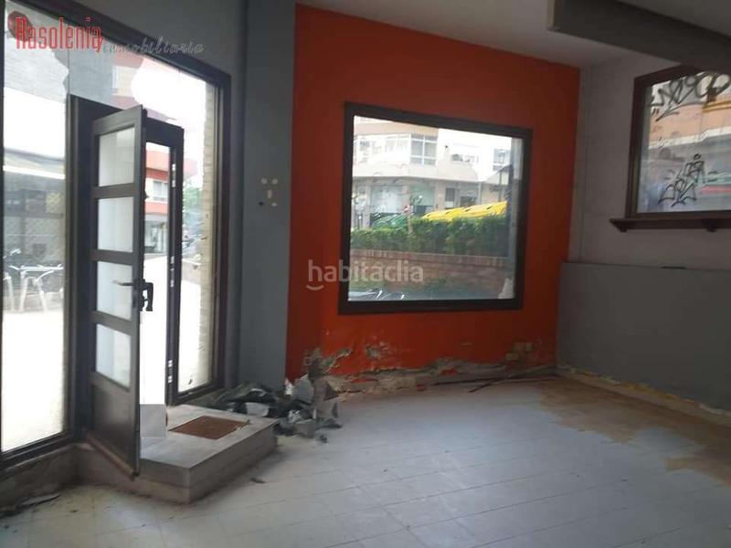 Foto 8a268406-46ca-4b88-a57f-2af3a59af996. Local comercial local en el edificio el castañal en Vigo