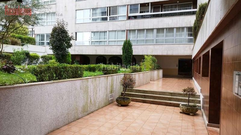 Foto 0f28dbdb-ba54-4444-8f93-c32ab8aa9b30. Local comercial amplio y céntrico local comercial en Vigo