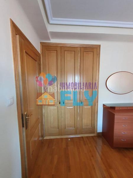 Foto 4efffddf-7e5d-4b73-bfa4-9405768bda71. Piso en Universidad Ourense