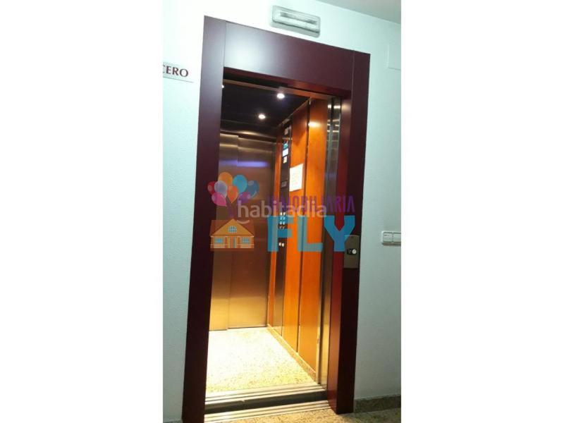 Foto ab54a62b-aa37-4650-9a06-c4d5086535bb. Flat with heating parking in Centro Ourense