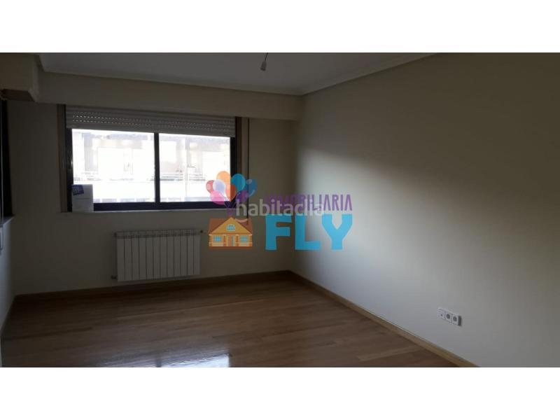 Foto b4b4c1e5-5c2d-47f1-8679-8bbb9d63e059. Flat with heating parking in Centro Ourense