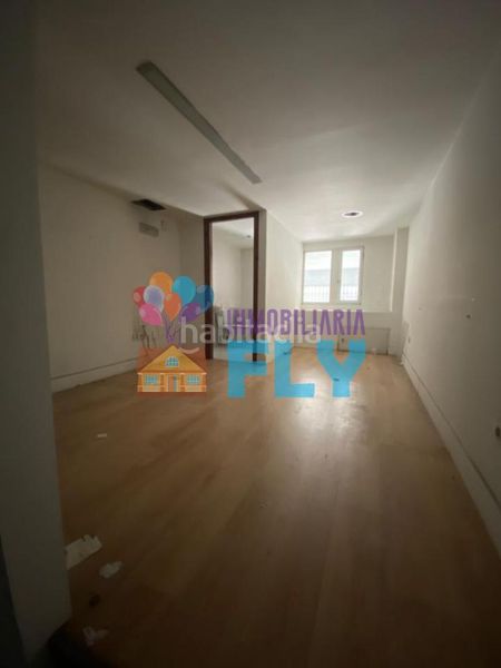 Foto d415a0a9-f38c-4359-9f2a-a0b63da15dcd. Edifici a San Francisco Ourense