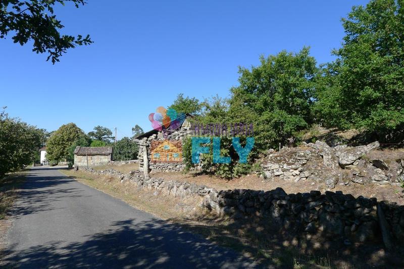 Foto 3adee1c1-6e56-4ce4-8055-25ab97adb3f1. House with parking in Vilamarín