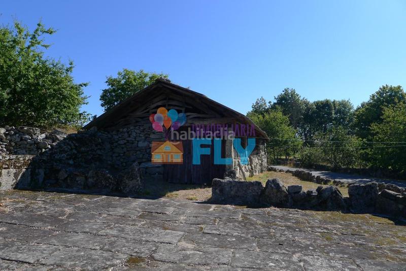 Foto aa70ed07-7059-414d-8e0a-ec1ef8f66344. House with parking in Vilamarín