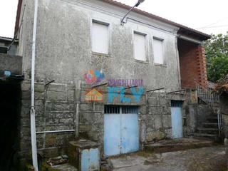 Casa a Amoeiro