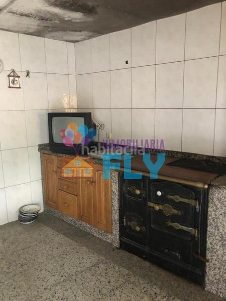 Foto f703564c-e911-4e52-9bc7-88d749d71cd8. Haus mit parking in Taboadela