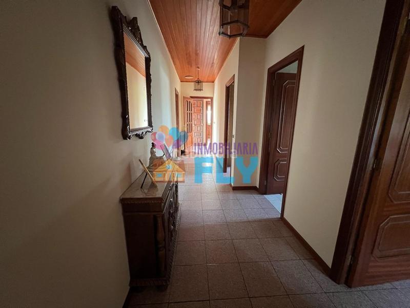 Foto 256f0b58-7795-4407-a612-1189767c5d92. Casa amb calefacció aparcament piscina a Barrocanes Ourense