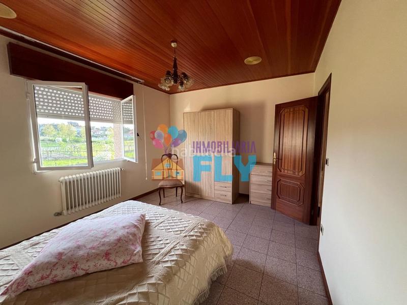 Foto 503bd359-5f60-4a71-9247-77a18d76dce8. Casa amb calefacció aparcament piscina a Barrocanes Ourense