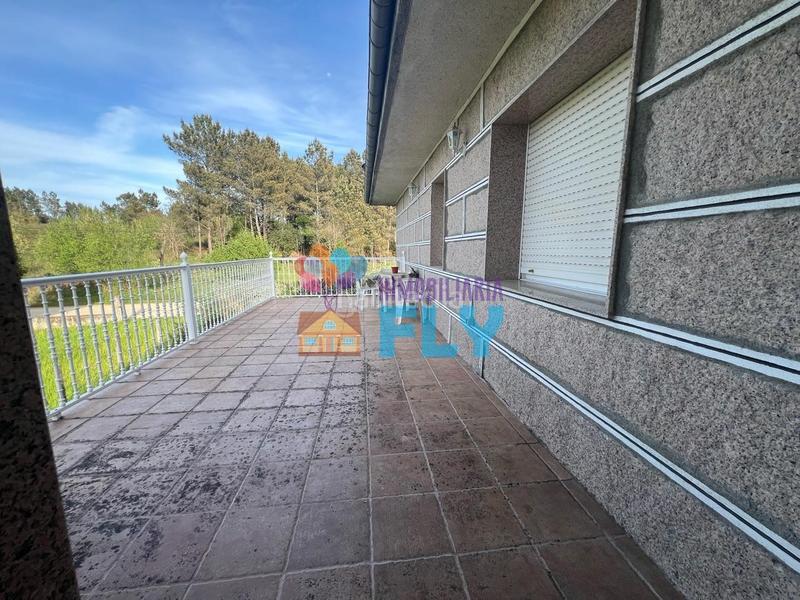 Foto e4e1255c-68c4-48f0-882e-30c04a00f4eb. Casa amb calefacció aparcament piscina a Barrocanes Ourense