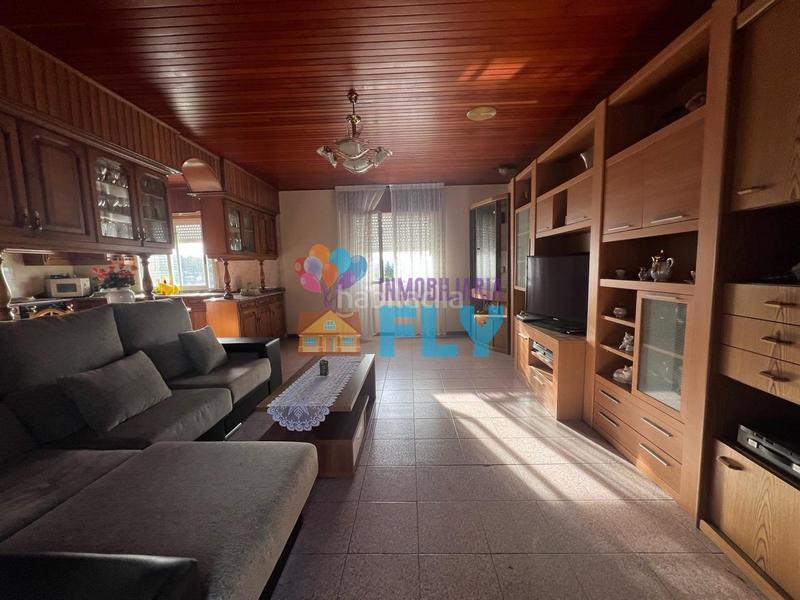 Foto 2aa1de07-7dcf-4fb1-b4aa-5be6bc134045. House with heating parking pool in Barrocanes Ourense