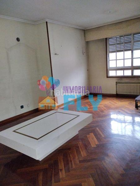 Foto bf04d0c3-7cff-436f-a89e-0013f2fdb4f9. Piso en Centro Ourense