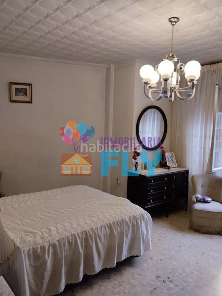 Foto b038e11e-65a5-4391-b4af-175ec017a361. Pis amb calefacció a Universidad Ourense