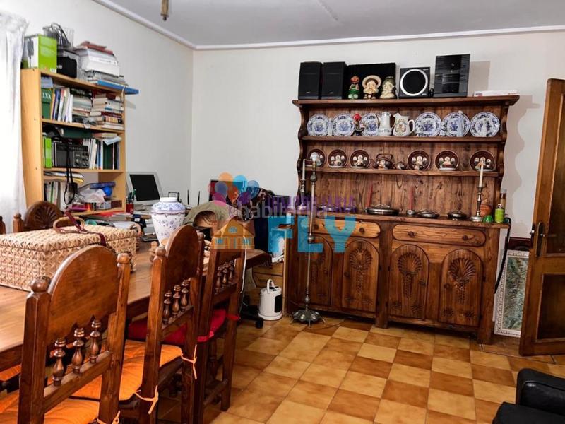 Foto cae18c50-b183-4490-ba71-431d76d382f2. Chalet en Coles