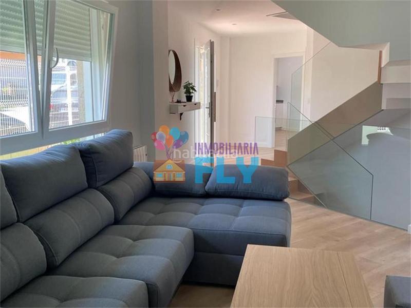 Foto 942bed09-5b6d-41b2-aa75-8fb84566d457. Casa a schiera con riscaldamento in Aldán Cangas