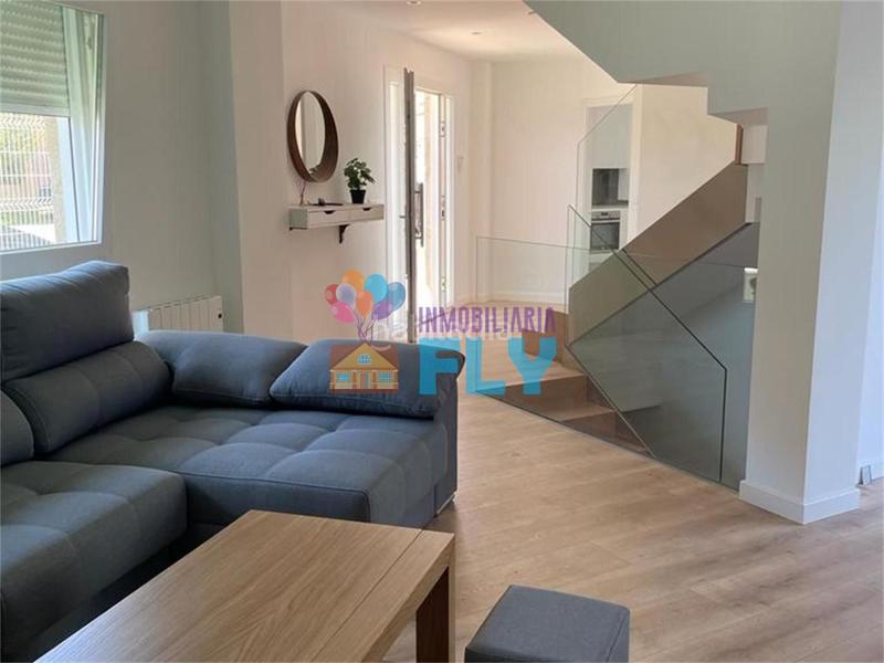 Foto dfd28f9c-24fb-4054-b286-25fa9413b543. Casa a schiera con riscaldamento in Aldán Cangas