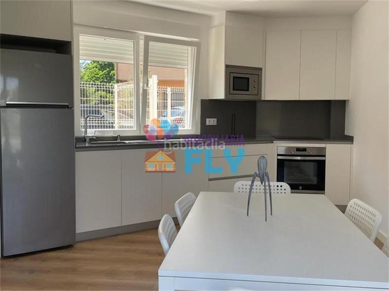 Foto 6bd9a074-b931-4b72-8ffe-9fc901b46081. Casa adosada en Aldán Cangas