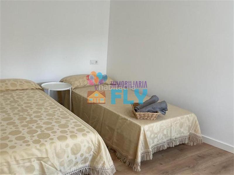 Foto bdfa99ff-a0df-4d11-9f14-a612a0575c8b. Casa adosada en Aldán Cangas