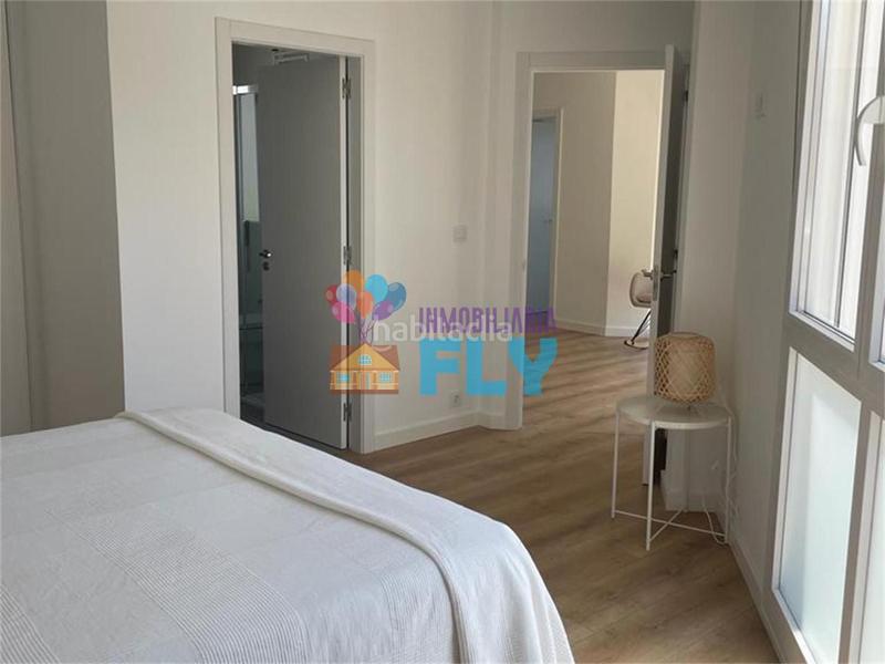 Foto 55ab0c7a-2026-454f-897a-09985c226684. Casa adossada amb calefacció a Aldán Cangas