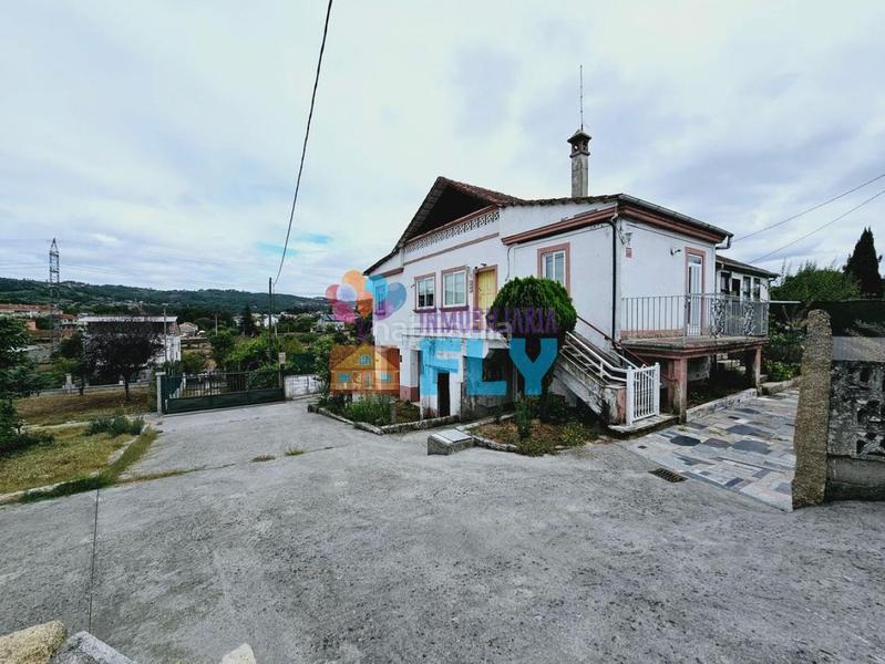 Foto 4fd64cec-6758-4fdc-b104-33da286cea16. Chalet en San Cibrao das Viñas