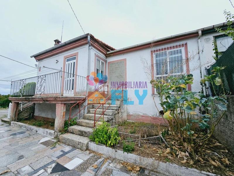 Foto 6103c4f9-b51b-4dcc-aa98-ac21181d4865. Chalet en San Cibrao das Viñas